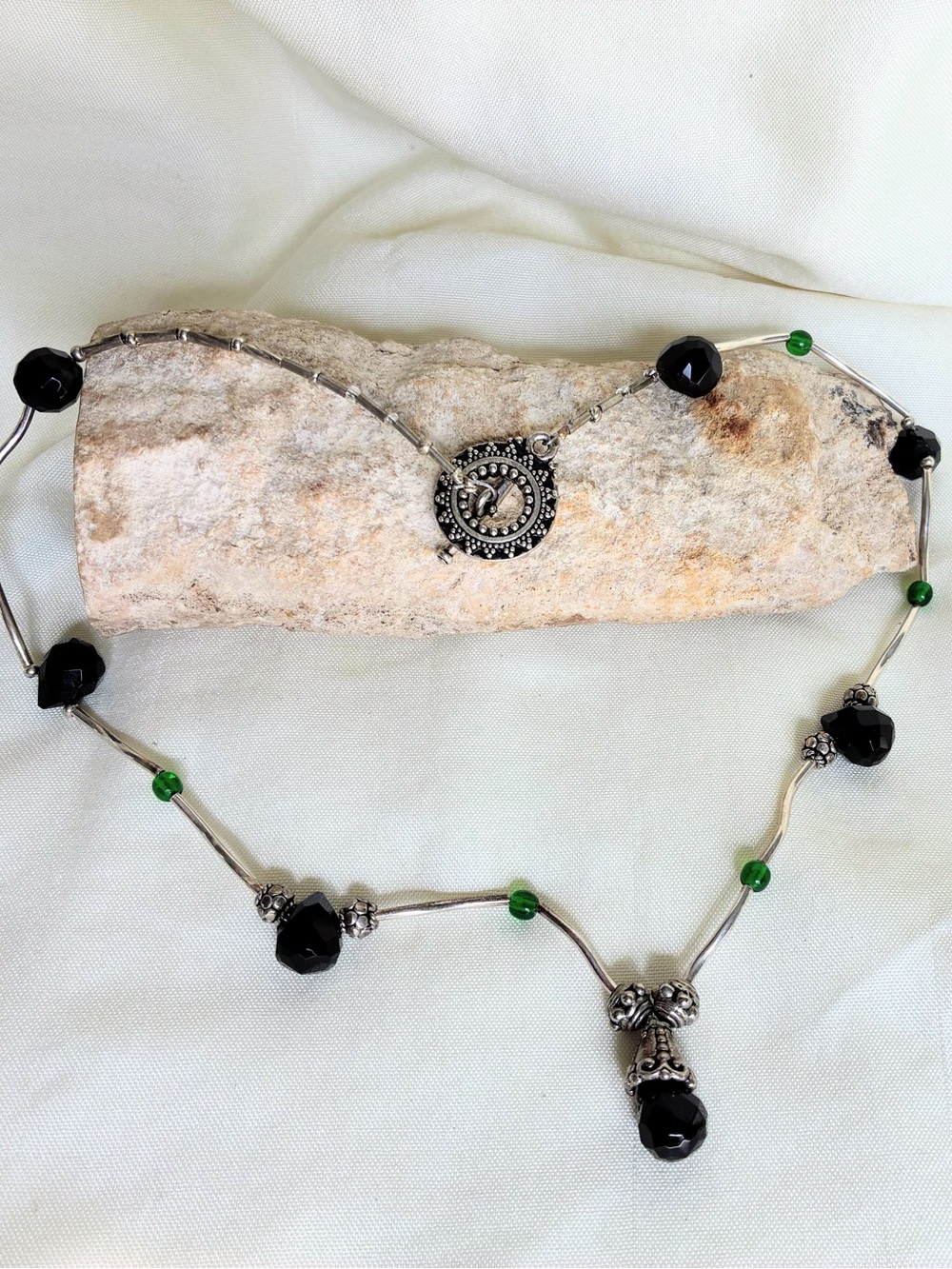 Black and green glass beaded necklace with silver tone accents #boho #festival